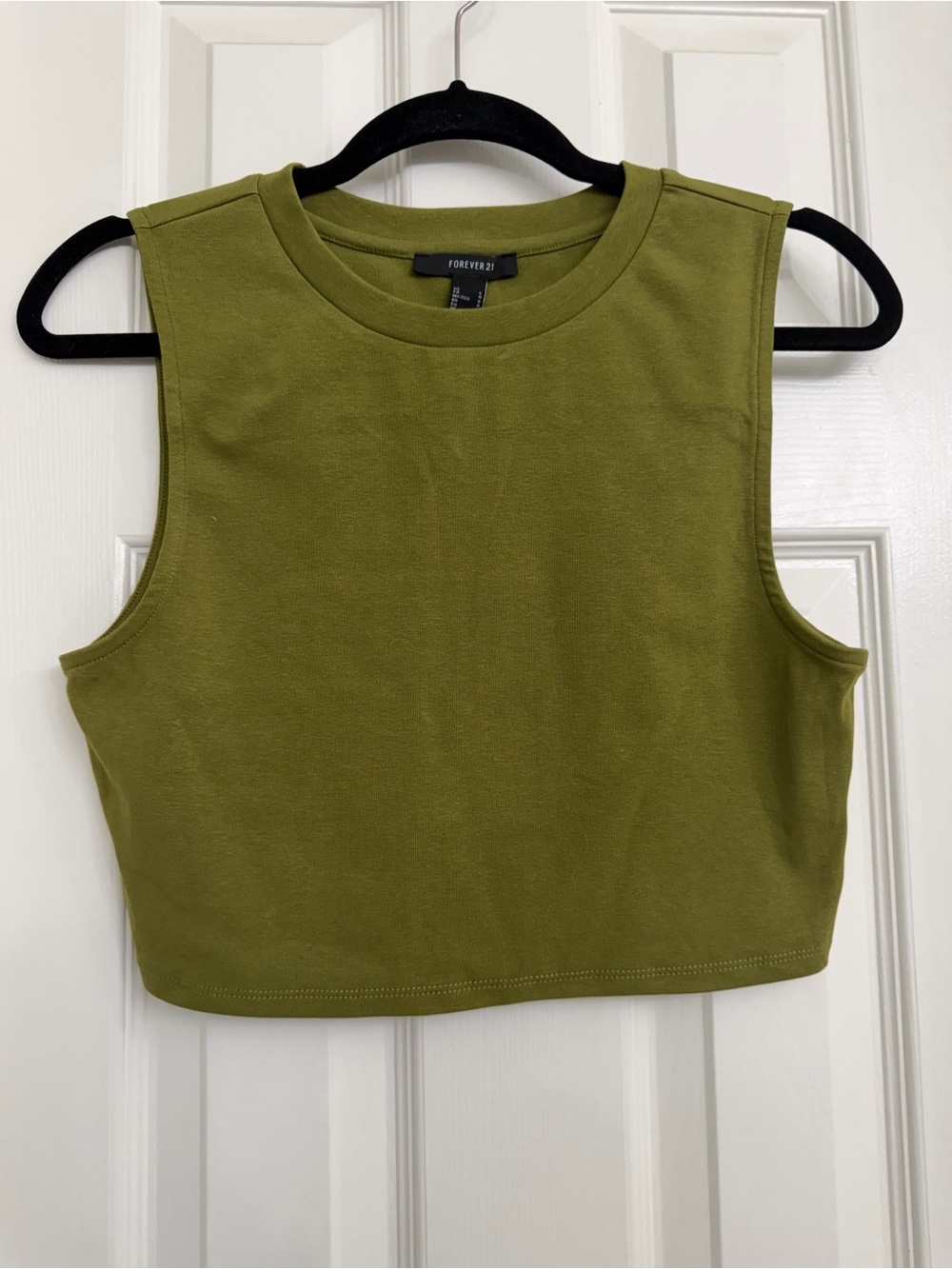 7085 Forever 21 Olive Green Sleeveless Cropped Tank